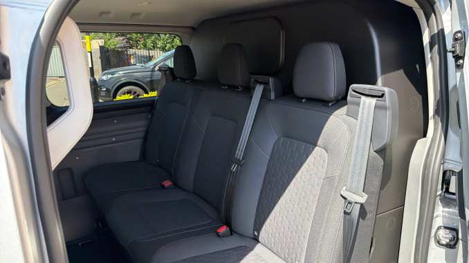 Ford Transit Custom 320 L2 Diesel Fwd 2.0 EcoBlue 136ps H1 Double Cab Van Limited Auto - Image 14